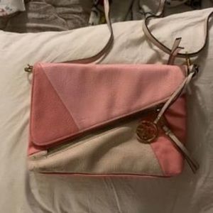 Jessica Simpson purse
